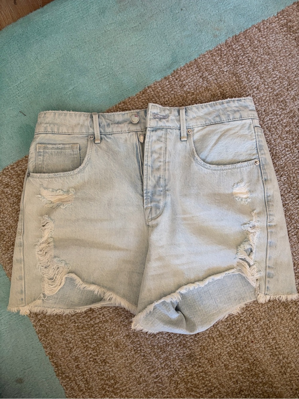 Good American Light Wash Distressed Denim Shorts - Women